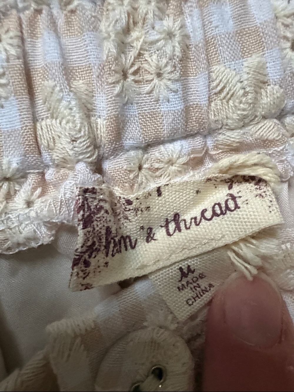 Hem & Thread Cream Eyelet High-Waist Shorts - Picture 3 of 5